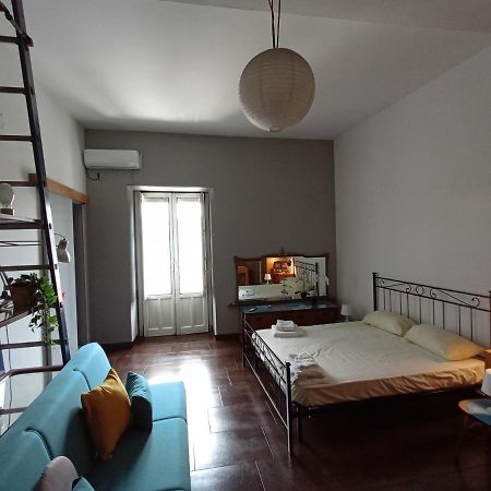 Historical Arches House Apartment Catania Exterior photo